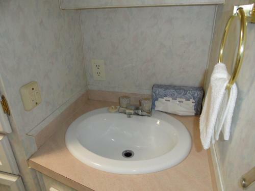 Pahrump Rv Park & Lodging