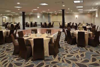 Hotel Holiday Inn Canton-belden Village