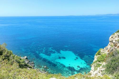 Villa Bay Blue, By Priority
