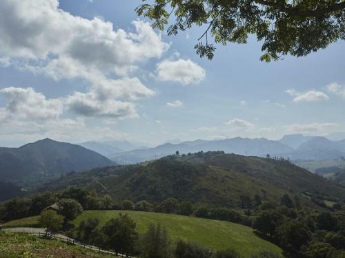 Cozy Mansion In Cangas De Onis With Meadow View