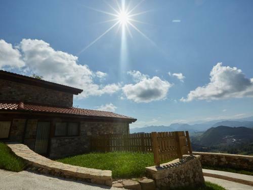 Cozy Mansion In Cangas De Onis With Meadow View
