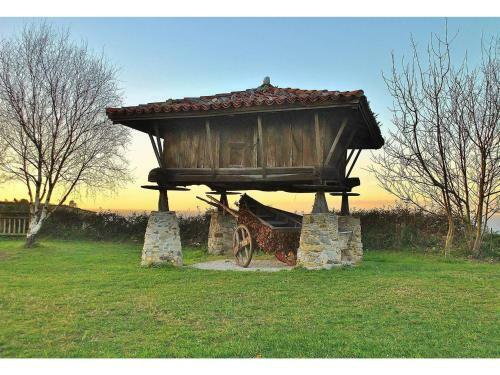 Cozy Mansion In Cangas De Onis With Meadow View