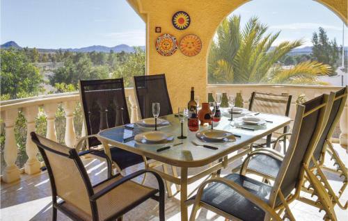 Three-bedroom House In Camposol