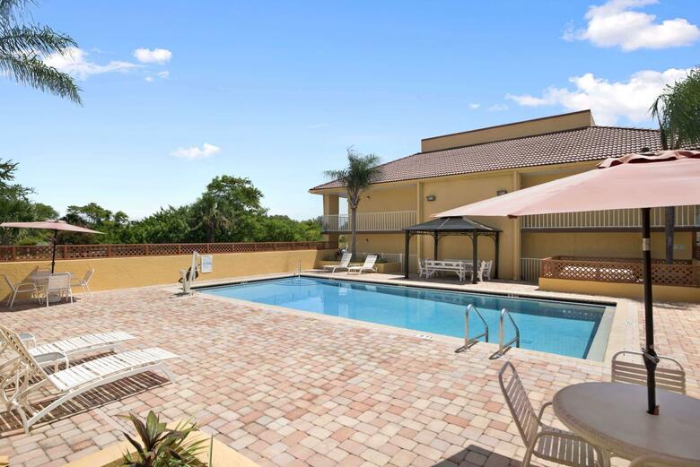 Hotel Howard Johnson - Port Richey
