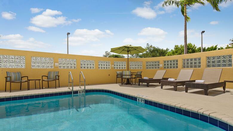 Best Western Plus Kendall Airport Hotel & Suites