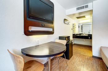 Motel 6 Denver - Thornton
