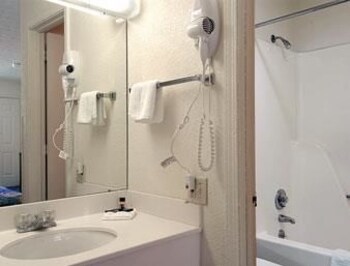 Motel Travelodge Parkersburg