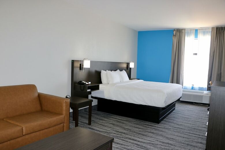 Hotel Quality Inn And Suites