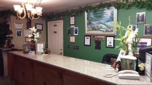 Motel Green Country Inn