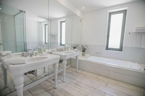 Estancia La Paz Hotel