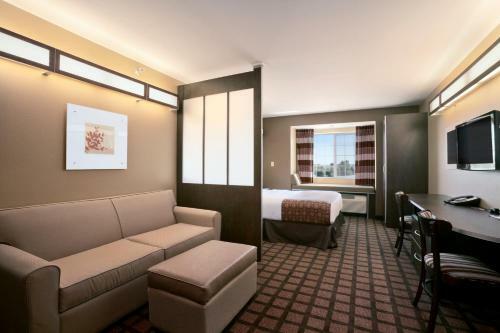 Hotel Microtel Inn & Suites