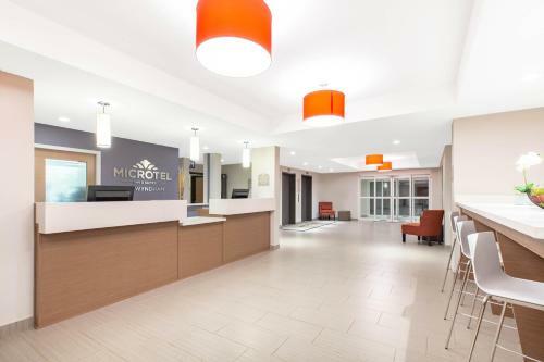 Hotel Microtel Inn & Suites By Wyndham Fort Mcmurray