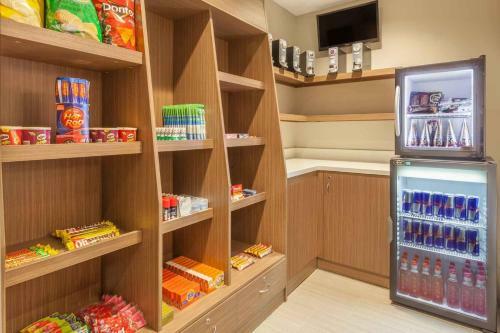 Hotel Microtel Inn & Suites By Wyndham Fort Mcmurray