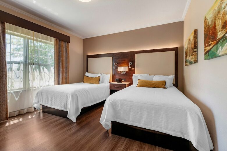 Best Western Premier Bridgewood Hotel Resort