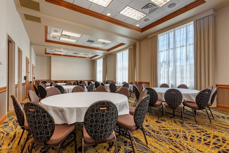 Best Western Premier Bridgewood Hotel Resort