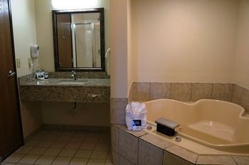 Hotel Americinn Of Baldwin