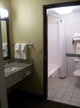 Hotel Americinn Of Baldwin