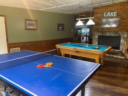Hotel Hiawatha Lodge Inn