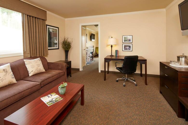 Hotel Best Western Plus Wesley Inn & Suites