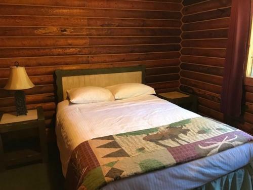 Hotel Bakers Narrows Lodge And Conference Center