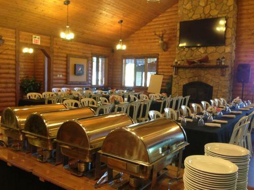 Hotel Bakers Narrows Lodge And Conference Center
