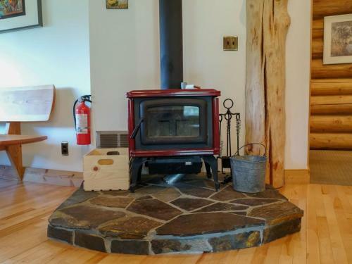 Beautiful Log Chalet Near Fernie, B.c.