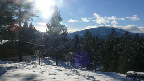 Beautiful Log Chalet Near Fernie, B.c.