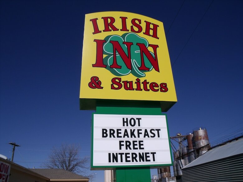 Motel Irish Inn And Suites