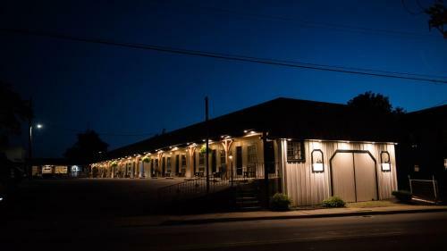 Hotel Carriage House Motor Inn