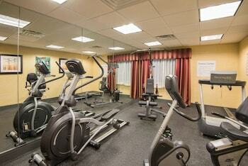 Holiday Inn Express Hotel & Suites Wauseon