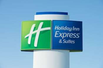 Holiday Inn Express Hotel & Suites Wauseon