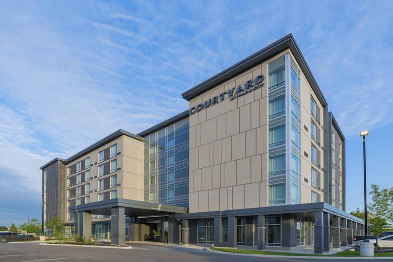 Hotel Courtyard By Marriott Burlington