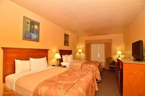 Hotel Hiway Inn Express Of Broken Bow