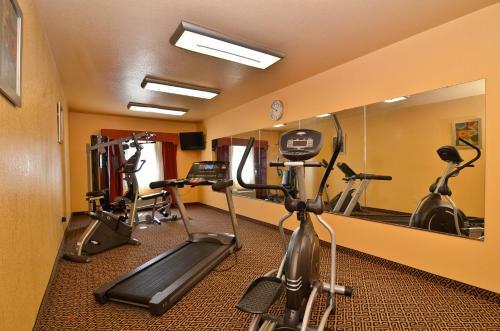 Hotel Hiway Inn Express Of Broken Bow