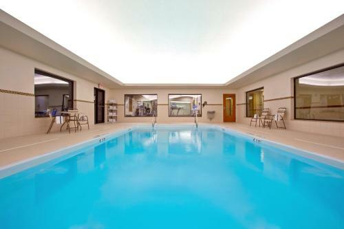 Holiday Inn Express Hotel & Suites Tipp City