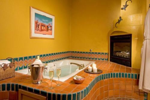 Adobe And Pines Inn Bed And Breakfast