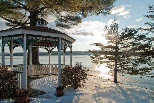 Hostal Lake House At Ferry Point