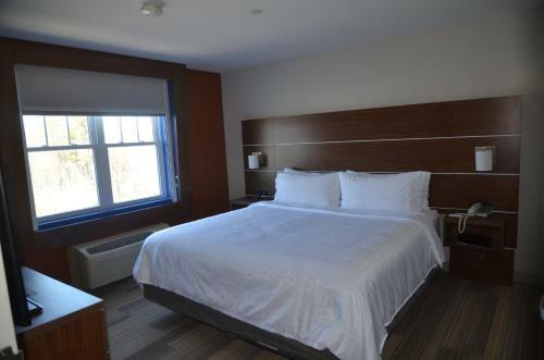 Holiday Inn Express Hotel & Suites Rochester