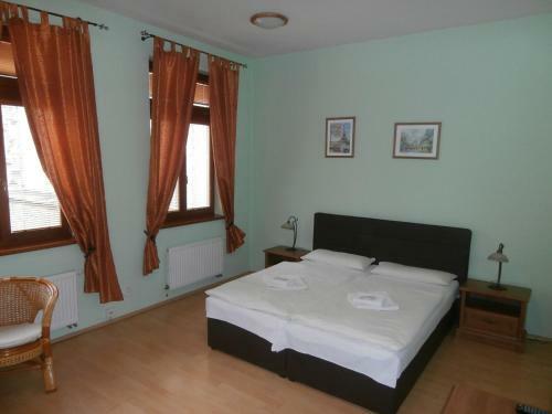 Hostal Penzion Scarlet