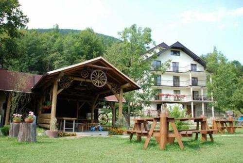 Hostal Penzi�n ?u?tiak