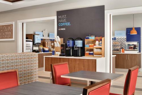 Holiday Inn Express Hotel & Suites Lavonia