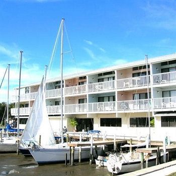 Aparthotel Cedar Cove Beach And Yacht Club