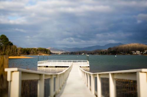 Hotel The Ridges Resort & Marina