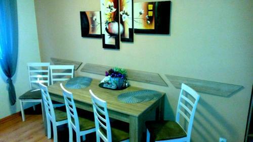 Pine Wood Apartment