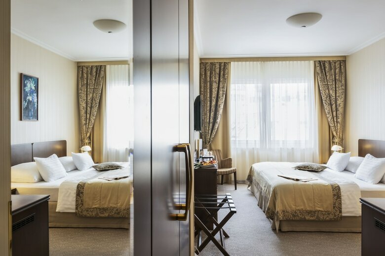 Hotel Devin
