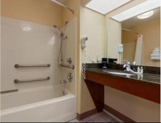 Motel Baymont Inn & Suites - Ozark
