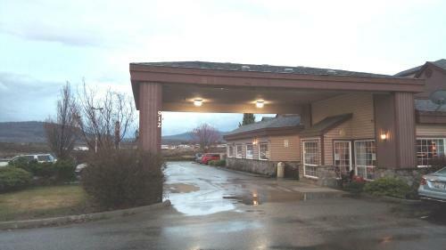 Hotel Omak Inn