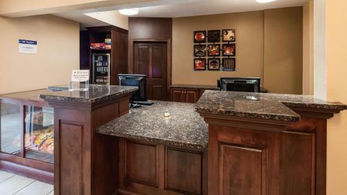 Aspen Hotel & Suites