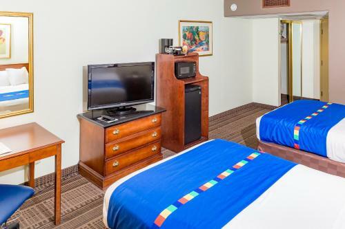 Posada Park Inn By Radisson Sharon
