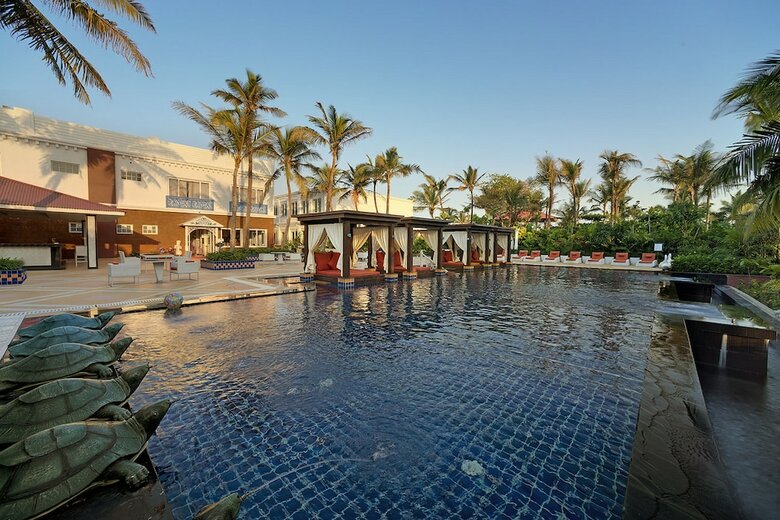 Hotel Mayfair Palm Beach Resort